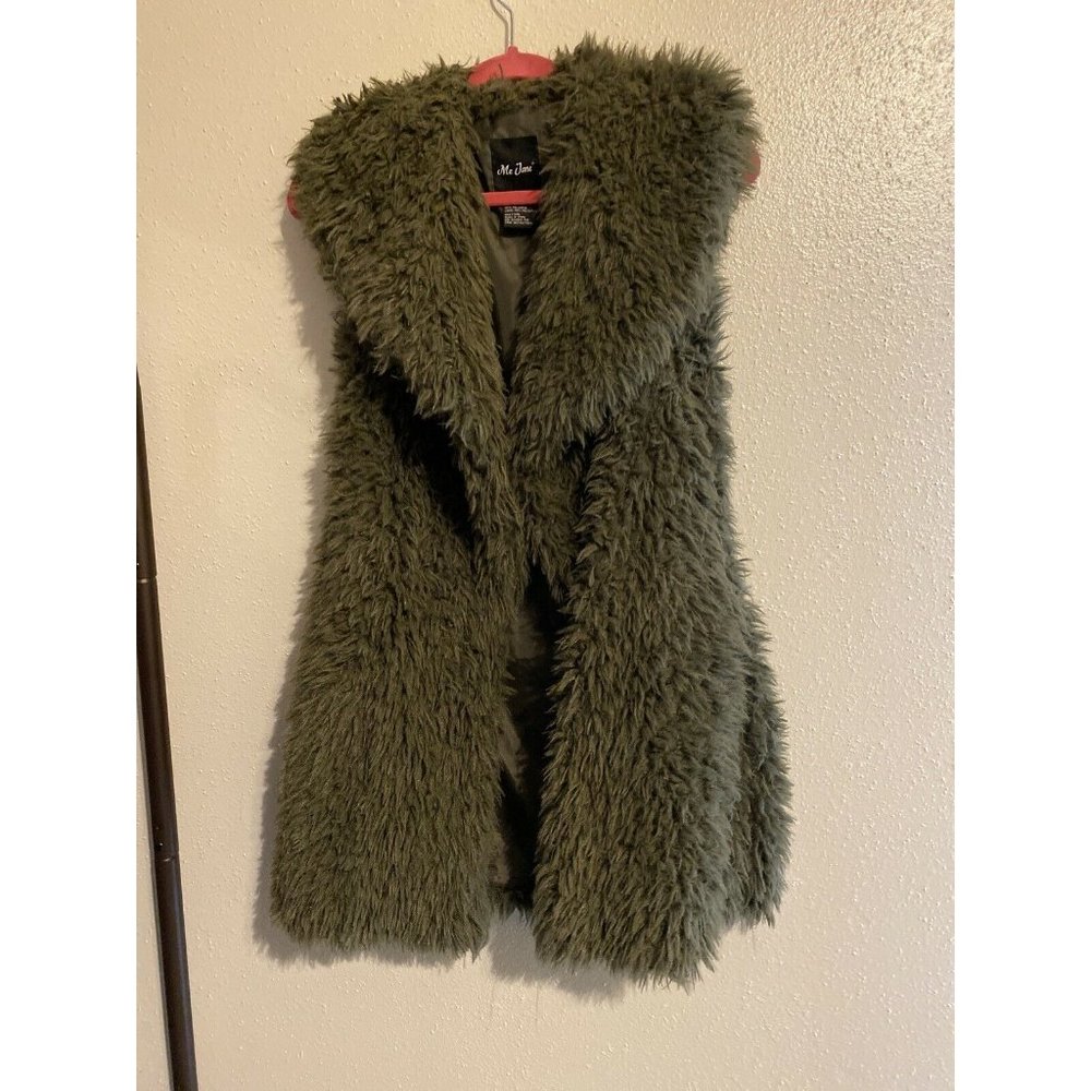 Me Jane Olive Faux Fur Shaggy Open Front Vest M